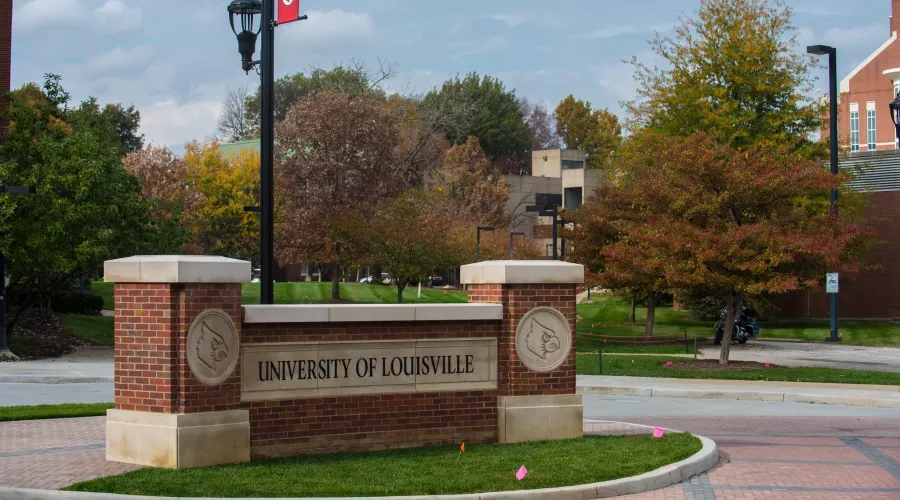 Entrance to Belknap Campus at University Blvd and Brook Street